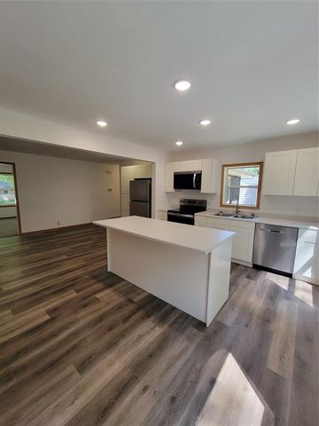 3315 Darryl Lane, Eau Claire, WI 54703