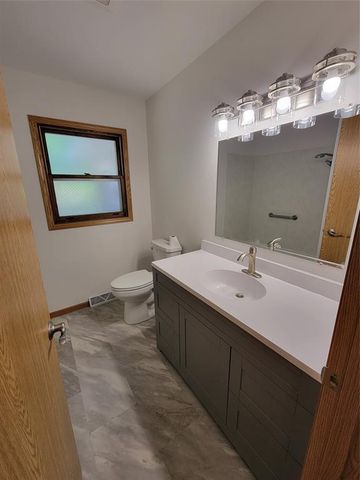 3315 Darryl Lane, Eau Claire, WI 54703