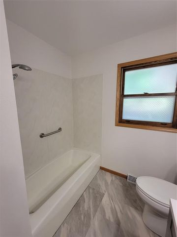 3315 Darryl Lane, Eau Claire, WI 54703