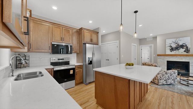 1845 Hadley Hills Drive NE, Rochester, MN 55906