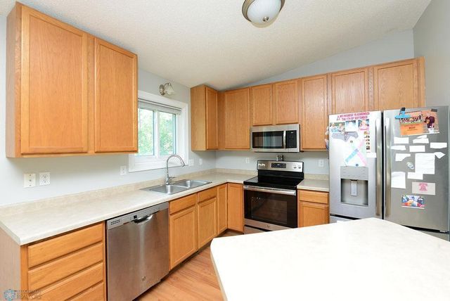 2441 60th Avenue S, Fargo, ND 58104