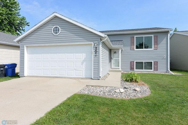 2441 60th Avenue S, Fargo, ND 58104