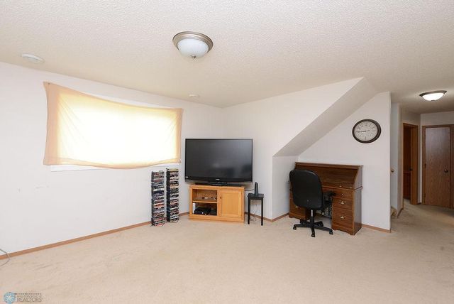 2441 60th Avenue S, Fargo, ND 58104
