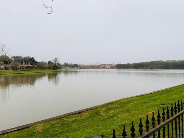 3126 Waters Way Drive, Sugar Land, TX 77478