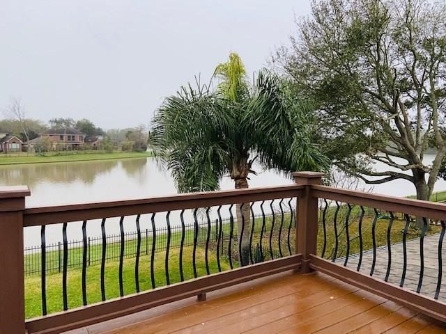 3126 Waters Way Drive, Sugar Land, TX 77478