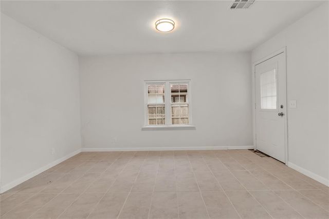 1008 S Miles Avenue, El Reno, OK 73036