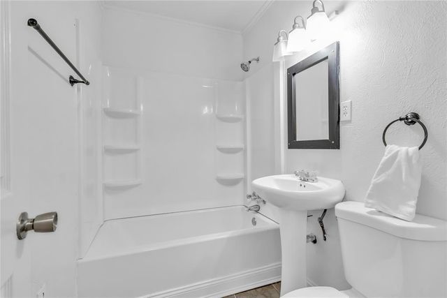 1008 S Miles Avenue, El Reno, OK 73036