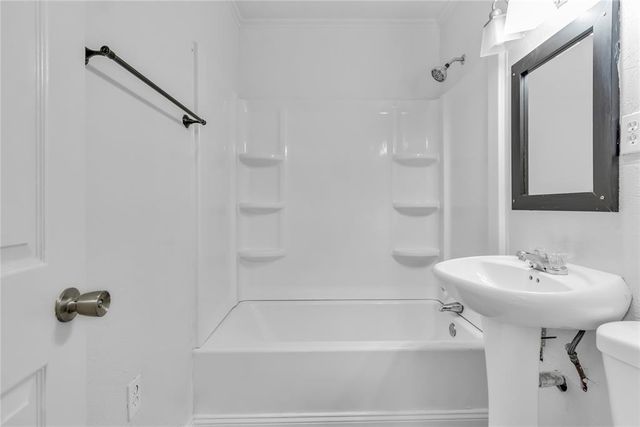 1008 S Miles Avenue, El Reno, OK 73036