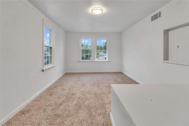 1008 S Miles Avenue, El Reno, OK 73036