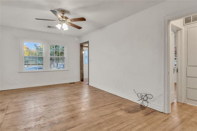 1008 S Miles Avenue, El Reno, OK 73036