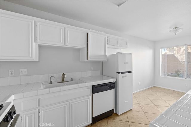 39237 10th W C, Palmdale, CA 93551