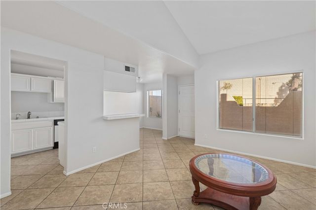 39237 10th W C, Palmdale, CA 93551