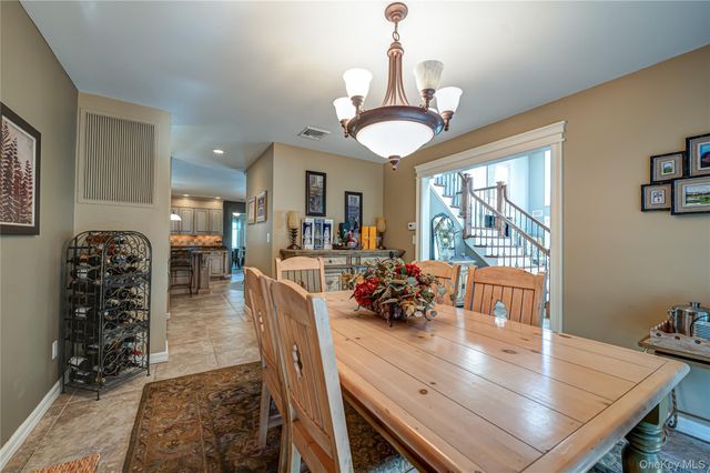9 Crick Holly Lane, East Islip, NY 11730