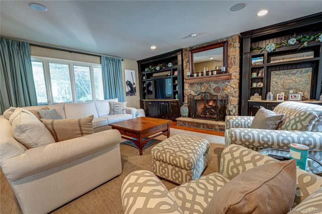 9 Crick Holly Lane, East Islip, NY 11730