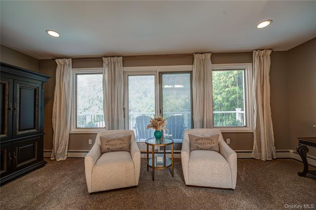 9 Crick Holly Lane, East Islip, NY 11730