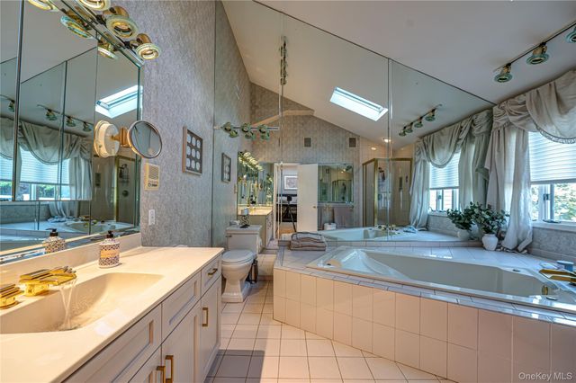 9 Crick Holly Lane, East Islip, NY 11730