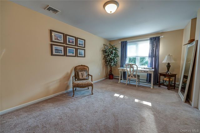 9 Crick Holly Lane, East Islip, NY 11730