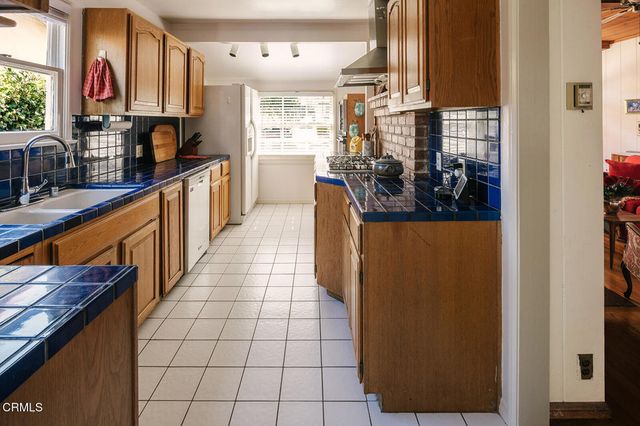 2046 Stratford Avenue, South Pasadena, CA 91030