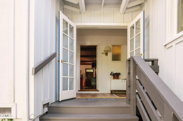 2046 Stratford Avenue, South Pasadena, CA 91030