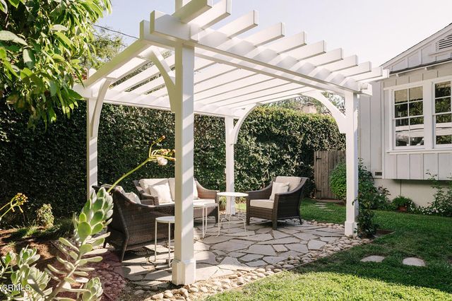 2046 Stratford Avenue, South Pasadena, CA 91030