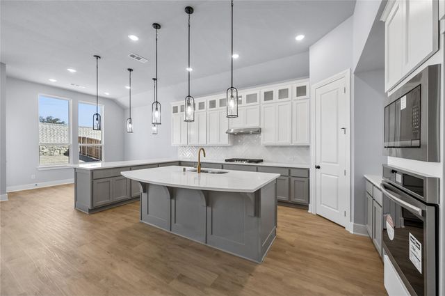 552 Station Drive, Waxahachie, TX 75167