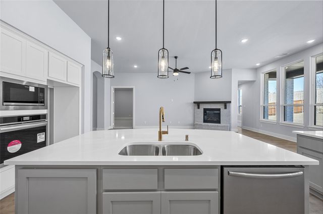 552 Station Drive, Waxahachie, TX 75167