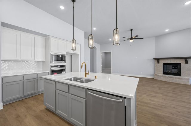 552 Station Drive, Waxahachie, TX 75167