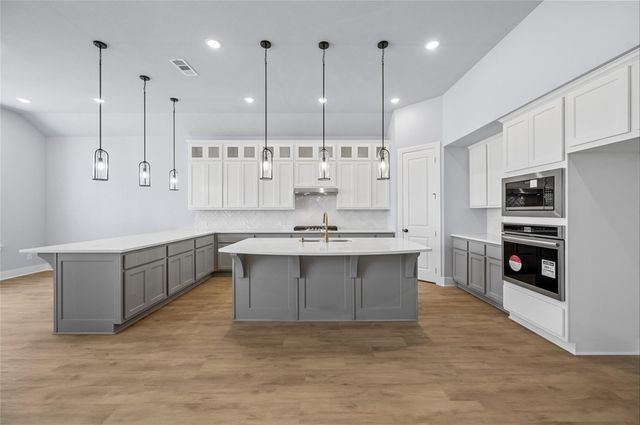 552 Station Drive, Waxahachie, TX 75167