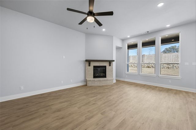 552 Station Drive, Waxahachie, TX 75167