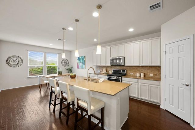 9400 Privet DR, Austin, TX 78748