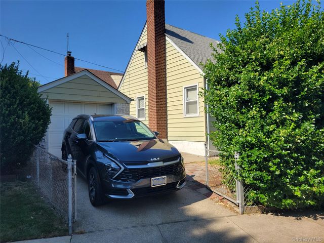 84-18 Commonwealth Boulevard, Bellerose, NY 11426