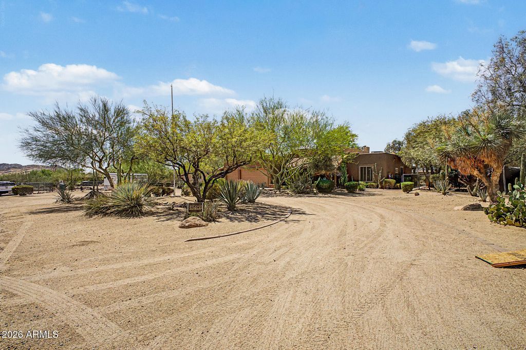 38408 N 23RD Drive, Phoenix, AZ 85086 — photo 3
