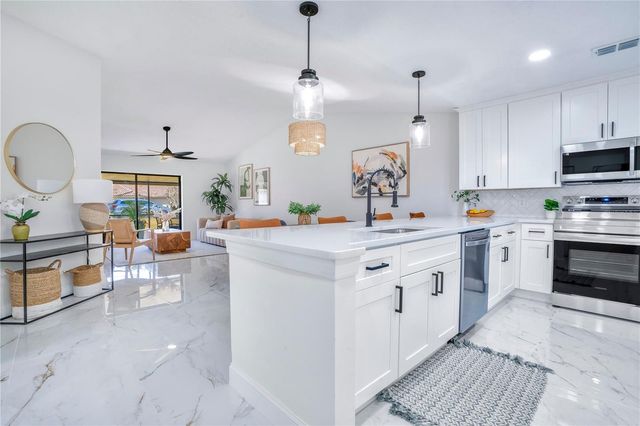 18314 AINTREE COURT, Tampa, FL 33647