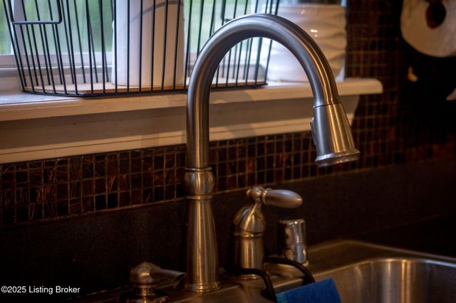 2105 Sugar Maple Dr, La Grange, KY 40031