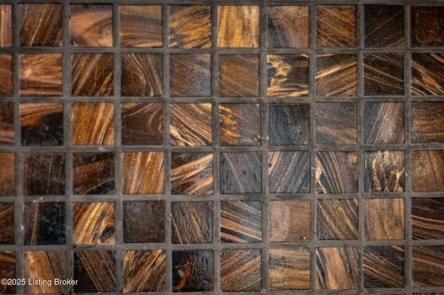 2105 Sugar Maple Dr, La Grange, KY 40031