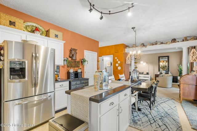 2105 Sugar Maple Dr, La Grange, KY 40031