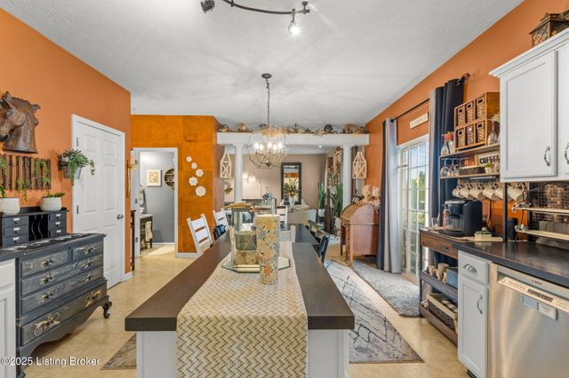 2105 Sugar Maple Dr, La Grange, KY 40031