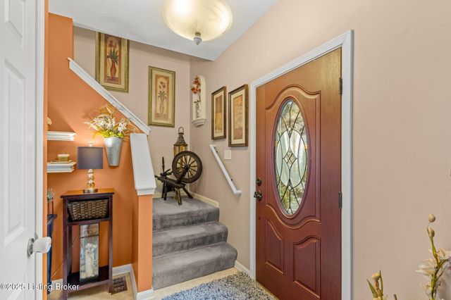 2105 Sugar Maple Dr, La Grange, KY 40031