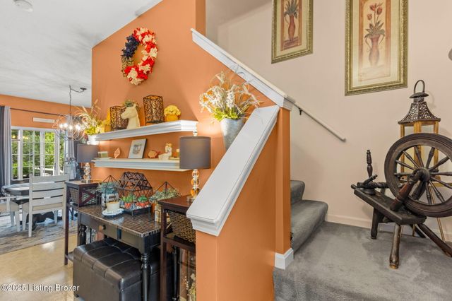 2105 Sugar Maple Dr, La Grange, KY 40031