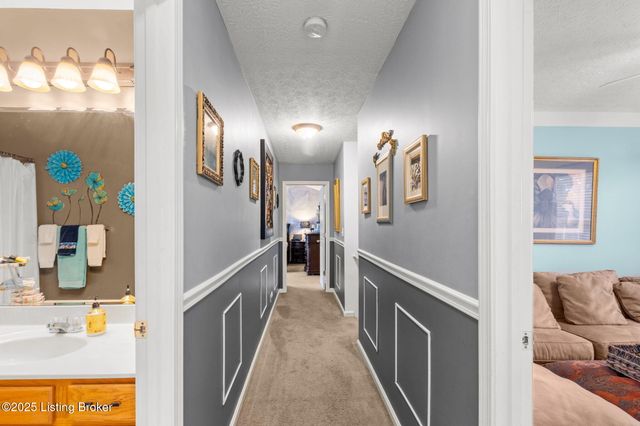 2105 Sugar Maple Dr, La Grange, KY 40031