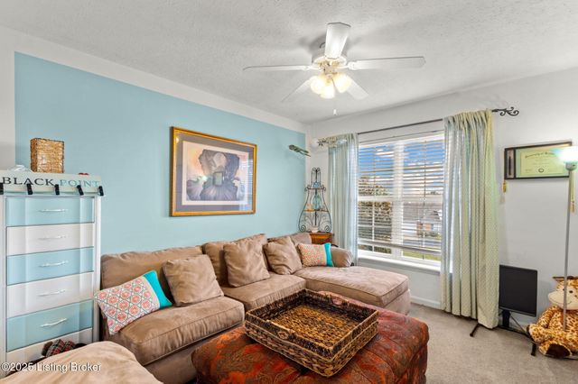 2105 Sugar Maple Dr, La Grange, KY 40031