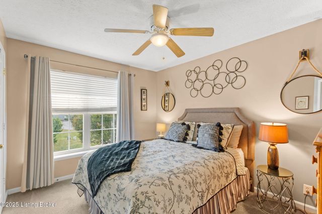 2105 Sugar Maple Dr, La Grange, KY 40031