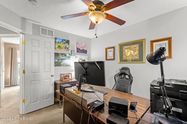 2105 Sugar Maple Dr, La Grange, KY 40031