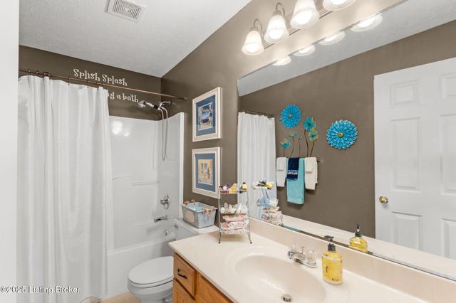 2105 Sugar Maple Dr, La Grange, KY 40031