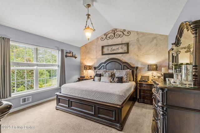 2105 Sugar Maple Dr, La Grange, KY 40031