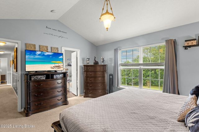 2105 Sugar Maple Dr, La Grange, KY 40031