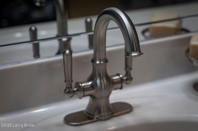 2105 Sugar Maple Dr, La Grange, KY 40031