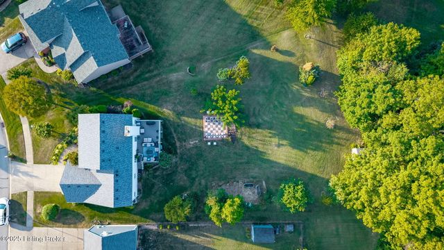 2105 Sugar Maple Dr, La Grange, KY 40031