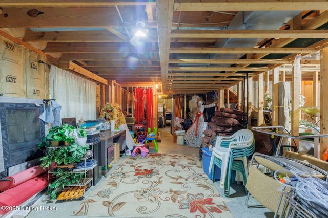 2105 Sugar Maple Dr, La Grange, KY 40031