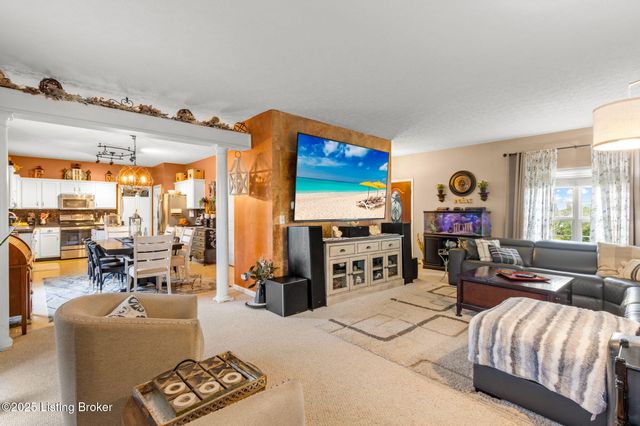 2105 Sugar Maple Dr, La Grange, KY 40031